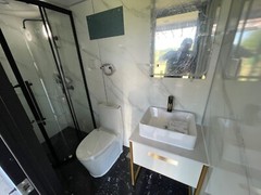 Tiny home cabin with patio deck, fully furnished and equipped with appliances