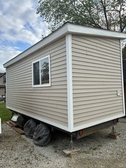 Contemporary Tiny House, Modern Architecture, Heating/AC, 150 ft²