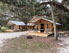 SAFARI TENT FOR GLAMPING 13’8”x21’with 6’6” porch From HORIZON lodges 7’ Walls