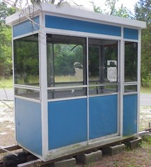 Heat+AC+Electric GUARD SHACK-Gas Station Hut-HUNTING CABIN PICK UP NJ Near PHILA