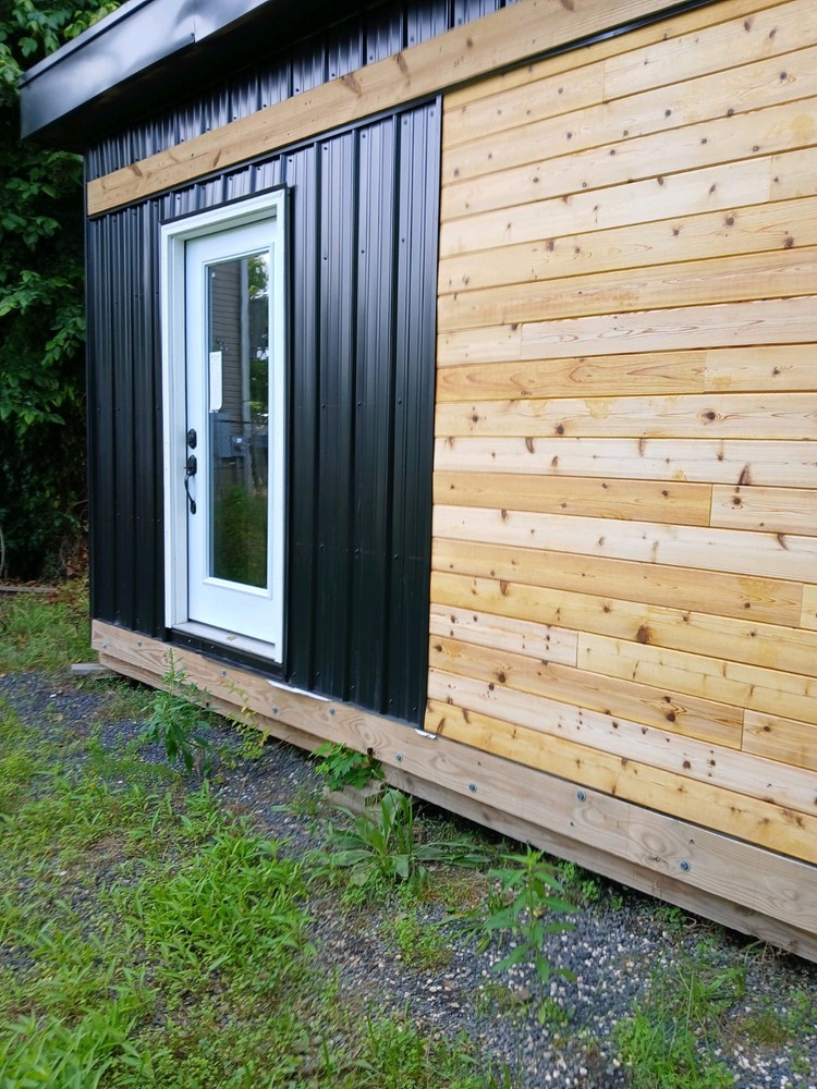 Brown 40 Ft 2 Bedroom Tiny Home