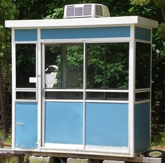 Heat+AC+Electric GUARD SHACK-Gas Station Hut-HUNTING CABIN PICK UP NJ Near PHILA