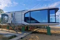 3MOMH Modern Modular Prefabricated Capsule Building Glass Metal Large Windows