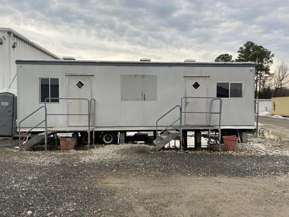 Office trailer – 36ft – NEW roof, HVAC and Tires