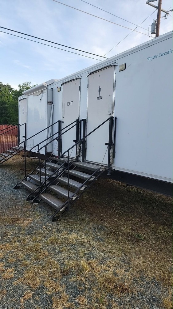 2007 Mobile Restroom/bathroom Trailer, 8×30