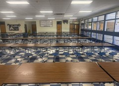 Mobile Cafetería Tables 28 tables 12 seats each one $2500 everything best price