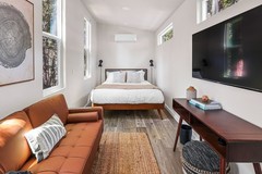 New Forever Tiny Home on Wheels 32′ studio Single Story with full kit & bath