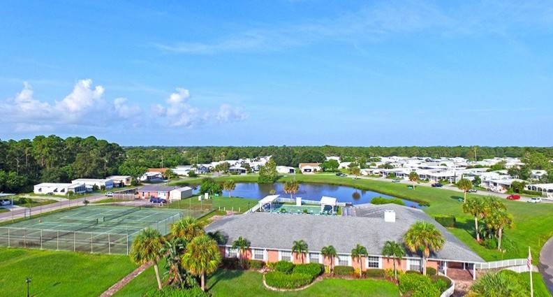 Double-wide Fully Furnished Home in Sunny South Florida