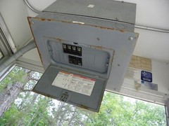 Heat+AC+Electric GUARD SHACK-Gas Station Hut-HUNTING CABIN PICK UP NJ Near PHILA