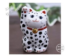 Kutani Japanese Maneki Neko Right Hand Lucky Cat Ceramic