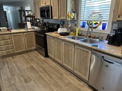 Oak Creek Mobil Home, 3/2 , 1216 sq ft Sale Includes Many Extras