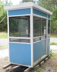 Heat+AC+Electric GUARD SHACK-Gas Station Hut-HUNTING CABIN PICK UP NJ Near PHILA