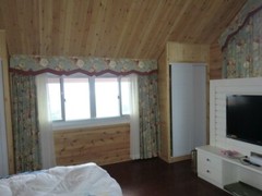 Exotic 2 Bedroom Wooden Cabin with Bathroom and Kitchen Incredible Value
