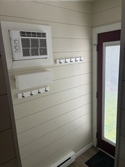 Contemporary Tiny House, Modern Architecture, Heating/AC, 150 ft²