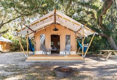 SAFARI TENT FOR GLAMPING 13’8”x21’with 6’6” porch From HORIZON lodges 7’ Walls
